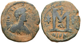 Justinianus I (527-565) AE Follis (Bronze) , Nicomedia.