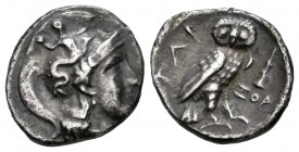 Calabria. Tarentum. Dracma. 280-272 a.C. (Sear-367). Rev.: Lechuza a derecha, delanta IOP y detrás TAP. Ag. 2,98 g. MBC+. Est...100,00.