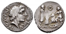 Pomponia. Denario. 97 a.C. Taller Auxiliar de Roma. (Ffc-1030). (Craw-334/1). (Cal-1177). Anv.: Cabeza laureada de Apolo a derecha, L POMPON MOLO. Rev...