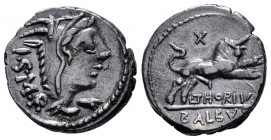 Thoria. Denario. 105 a.C. Norte de Italia. (Ffc-1141). (Craw-316/1). (Cal-1300). Anv.: Cabeza de Juno Sóspita a derecha, cubierta con piel de cabra, d...