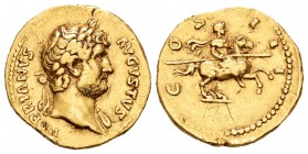 Adriano. Áureo. 125-128 d.C. Roma. (Cal-1224). (Ric-187). (Ch-414). Anv.: HADRIANVS AVGVSTVS. Busto laureado y drapeado sobre su hombro izquierdo a de...