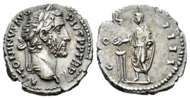 Antonino Pío. Denario. 147-148 d.C. Roma. (Ric-168). Rev.: COS IIII. El emperador en pie con pátera sobre trípode. Ag. 2,88 g. EBC-. Est...125,00.