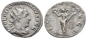 Valeriano I. Antoniniano. 253 d.C. Roma. (Spink-9985). (Ric-125). Rev.: VICTORIA AVGG. Victoria en pie a izquierda con corona y palma. Ag. 3,02 g. MBC...