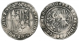 Fernando e Isabel (1474-1504). 1 real. Sevilla. (Cal-367 variante). Ag. 3,35 g. Escudo entre estrellas. La S del reverso entre roeles. MBC+. Est...100...