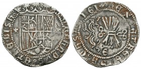 Fernando e Isabel (1474-1504). 2 reales. Granada. (Cal-318). Ag. 3,36 g. Escudo entre montes flordelisados. MBC. Est...90,00.