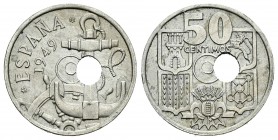 Estado español (1936-1975). 50 céntimos. 1949*19-51. Madrid. Cu-Ni. 4,14 g. Flechas invertidas. Agujero central desplazado 3 mm. EBC. Est...75,00.