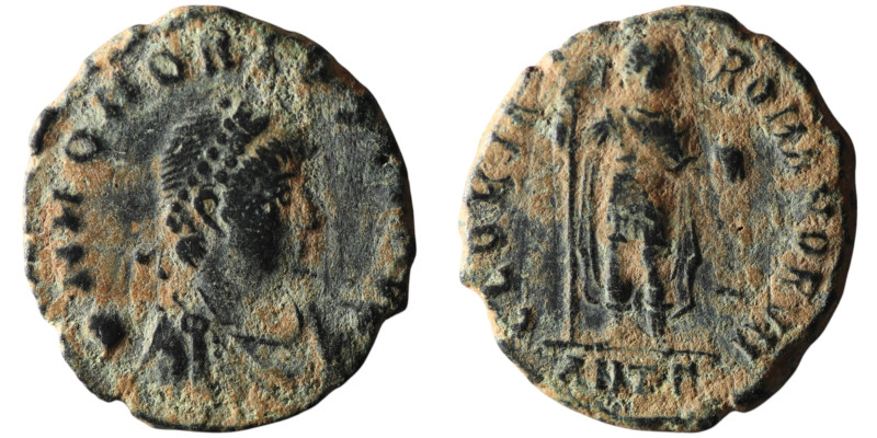 Honorius (AD 393-423). Antioch
AE Follis (22mm, 4,22g)

Natural sandpatina