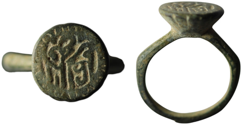 Ancient bronze stamp ring
(27mm, 6,56g)
