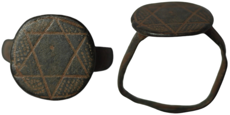 Ancient bronze stamp ring
(21mm, 3,39g)