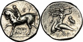 Southern Apulia, Tarentum. AR Nomos, c. 275-235 BC. Sy... and Lykinos, magistrates. HN Italy 1025. Vlasto 836. SNG ANS 1165. 5.77 g.  20 mm.