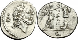 T. Cloelius.. AR Quinarius, 98 BC. Cr. 332/1a. B.2. 1.76 g.  15.5 mm.