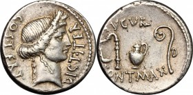 Julius Caesar.. AR Denarius, 46 BC. Sicily (?). Cr. 467/1a. B. (Julia 16). 4.06 g.  17.5 mm.
