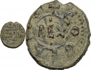 Messina.  Tancredi (1189-1194), con il figlio Ruggero. Follaro con legenda araba e REX. Sp. 139. Travaini 399. D'Andrea-Contreras 406. 2 g.  13.5 mm.