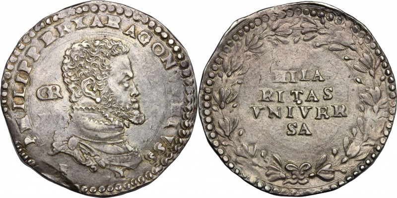Napoli. Filippo II (1556-1598). Ducato con sigle GR/VP. P/R. 10a. MIR 169/1. AG....