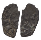 Portugal
D. Afonso II (1211-1223)
Half of a Dinheiro of almond shield
AG: 01.? 0.15 g
Fine