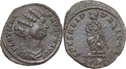 Fausta, wife of Constantine I (324-326). AE Follis. Treveri mint, 326 AD. Obv. FLAV MAX FAVSTA AVG. Mantled bust right, hair waved, wearing necklace. ...