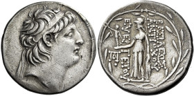 Tetradrachm, Ake-Ptolemaïs circa 136-135, AR 32 mm, 16.44 g. Diademed head of Antiochus VII r. Fillet border. Rev. BAΣIΛEΩΣ – ANTIOXOY – EYE – PΓETOY ...