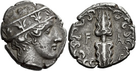 Elis, Olympia 

Stater, Hera circa 400, AR 23 mm, 11.96 g. Head of Hera r., wearing stephane decorated with palmette and lilies. Rev. F – A Winged t...
