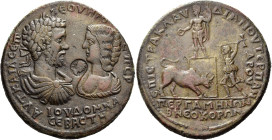 Septimius Severus, 193 – 211 

Medallion, magistrate Claudianos Terpandros, Pergamum circa 193-211, Æ 45 mm, 42.37 g. AVT KAI Λ CEΠ – CEOVHPO – C ΠE...