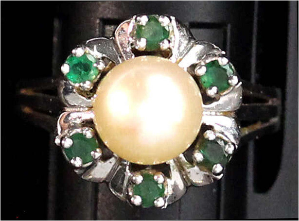 Schmuck und Accessoires aus Gold

Fingerringe

Damenring Weissgold 585/1000 ...