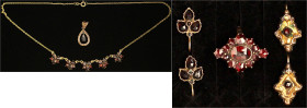 Schmuck und Accessoires aus Gold

Konvolute Goldschmuck

2 Paar Ohrringe, ein Collier, ein Anhänger und 1 Fingerring. Gelbgold und Rotgold, 8 bis ...