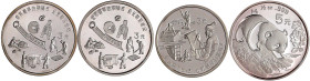 CHINA und Südostasien

China

Lots der Volksrepublik China

4 Silbergedenkmünzen: 3 X 3 Yuan 1992 2 X 3 Yuan Gießen von Münzen, 1 X 3 Yuan Papie...