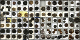 CHINA und Südostasien

Thailand

Lots

Sammlung von 117 Amuletten und Spielsteinen. Die Amulette, meist Bronzeguss, teils, Zinn oder Blei, sind ...