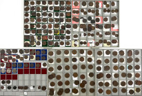 CHINA und Südostasien

Tibet

Sammlung im großen Bebakasten (5 Schuber). 316 Kupfermünzen und 3 Silber Tankas von Tibet, dazu 11 Kupfermünzen von ...