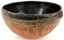 Ausgrabungen

Bronzezeit

Zypern: Becher aus rotem, poliertem Ton, innen und Rand schwarz. Ca. 2200 v. Chr. Mit Öse zur Aufhängung, Ritzverzierung...