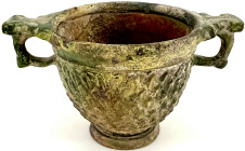 Ausgrabungen

Griechen

Zweihenklige Tonschale, Hellenismus, ca. 300/100 v. Chr. Grün glasiert. Höhe 77 mm. intakt Exemplar der Sammlung Canehl, S...