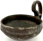 Ausgrabungen

Etrusker

Einhenkliger Tonbecher um 700/600 v. Chr. sogen. "Kyathos" oder "Tazza". Höhe 11 cm. intakt Exemplar der Sammlung Canehl, ...