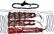 Primitivgeld und Ethnika

Zusammenstellungen/Lots

13 Teile aus Glasperlen: 3-teiliger Brautschmuck der Massai, 9 blaue Glasperlenketten aus Mosam...