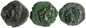 Ausländische Münzen und Medaillen

Italien-Sizilien

Wilhelm II., 1166-1189

3 X 1/6 Follaro o.J. Messina. Löwenkopf/arab. Legende. alle sehr sc...