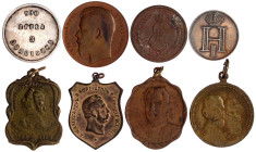 Ausländische Münzen und Medaillen

Russland

Lots

8 Stück: Krönungsjeton 1826 Silber, Proba 3 Zolotniki, 6 div. Bronzemedaillen. sehr schön bis...