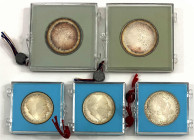 Ausländische Münzen und Medaillen

Tschechoslowakei

Lots

5 Silber-Gedenkmünzen in Originalkapseln (teils verplombt): 2 X 50 Kronen 1968, 2 X 5...