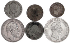 LOTS

Deutsche Münzen bis 1871

6 Silbermünzen: Braunschweig Taler 1854, Württemberg Siegestaler 1871, 4 Kleinmünzen Preussen 18./19. Jh. schön bi...