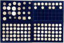 LOTS

Sammlungen allgemein

Münzkoffer mit Komplettsammlung der 5 DM J. 387 inkl. 1958 J, 18 weiteren 5 DM J. 387 mit zahlreichen besseren Erhaltu...