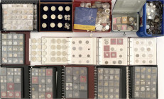 LOTS

Sammlungen allgemein

Große Weltmünzensammlung und ein paar Medaillen in 9 Alben (von A bis Z), div. Kassetten, Schachteln, etc. wenig Silbe...