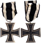 Orden und Ehrenzeichen

Deutschland

Deutsche Länder, bis 1918

2 X Eisernes Kreuz II. Klasse 1914 mit Bändern. sehr schön/vorzüglich