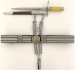 Militaria

Blankwaffen

Deutschland

DDR: Offiziersdolch der NVA in Scheide mit Gehänge und kompletter Koppel. Länge des Dolches in Scheide 40 c...
