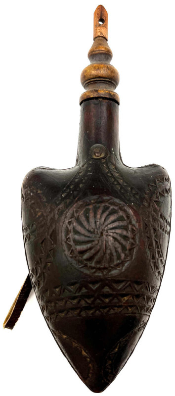 Militaria

Schusswaffen

Osmanische Pulverflasche um 1800. Holz mit Lederauf...