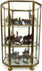 Militaria

Lots

Glas/Messingvitrine mit 32 versch. farbigen Spielzeug-Soldaten und anderen milit. Figuren nach Vorlage der napoleonischen Armee. ...