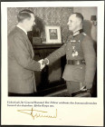 Varia

Autographen

3. Reich, 1933-1945

Eigenhändige Unterschrift von "Wüstenfuchs" Erwin Rommel auf Reprofoto der Zeit von der Verleihung des ...