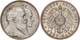 Reichssilbermünzen J. 19-178

Baden

Friedrich I., 1856-1907

5 Mark 1906. Zur goldenen Hochzeit. vorzüglich/Stempelglanz. Jaeger 35.