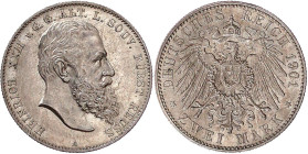 Reichssilbermünzen J. 19-178

Reuß, ältere Linie

Heinrich XXII., 1859-1902

2 Mark 1901 A. gutes vorzüglich, min. Kratzer. Jaeger 118.