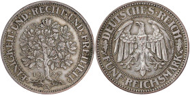 Weimarer Republik

Kursmünzen

5 Reichsmark Eichbaum Silber 1927-1933

1927 A. sehr schön. Jaeger 331.