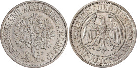 Weimarer Republik

Kursmünzen

5 Reichsmark Eichbaum Silber 1927-1933

1932 D. gutes vorzüglich. Jaeger 331.