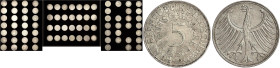 Münzen der Bundesrepublik Deutschland

Kursmünzen

5 Deutsche Mark Silber 1951-1974

81 Stück; Komplettsammlung 73 Stück 1951 bis 1974. Mit 1958...