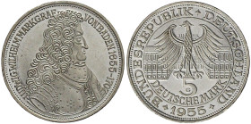 Münzen der Bundesrepublik Deutschland

Gedenkmünzen

5 Deutsche Mark, Silber, 1952-1979

Markgraf von Baden 1955 G. vorzüglich, kl. Kratzer. Jae...