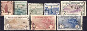 Briefmarken

Ausland

Frankreich

2 C. - 5 Fr. Kriegswaisen 1917/1919, kompletter Satz in gestempelter Erhaltung. Mi. 2.000,-€ Michel 128-135.